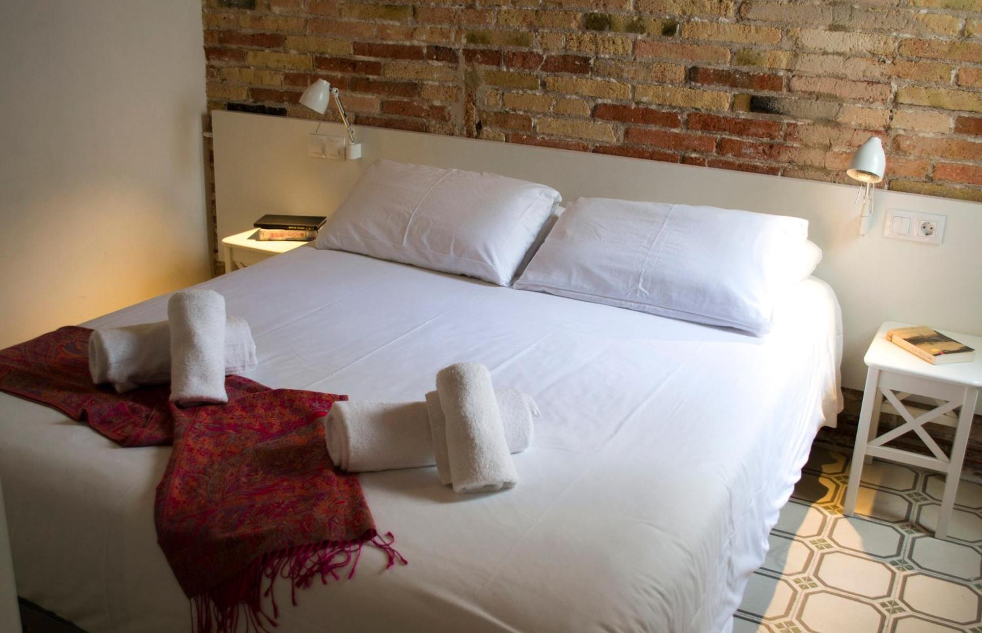 Happy People Gaudi Sant Pau Apartments — Photos 3